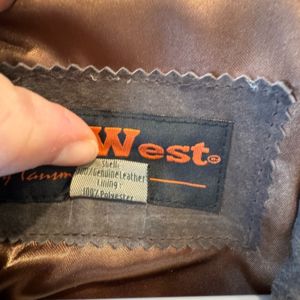 Western Chic Leather Jacket - image 3